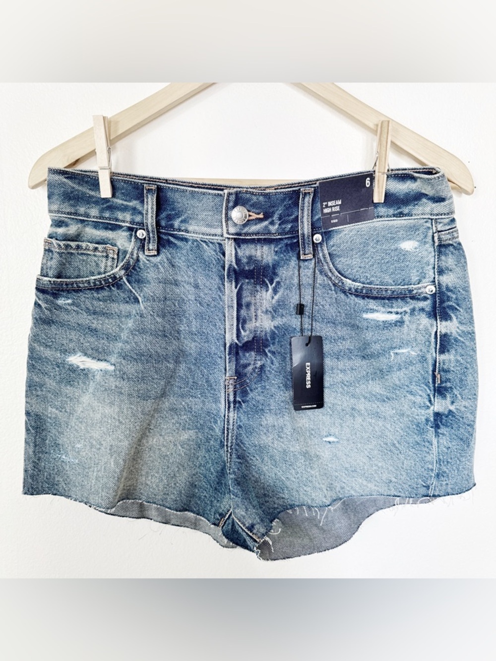 Express High-Rise Distressed Denim Shorts - Light Wash Blue size 6